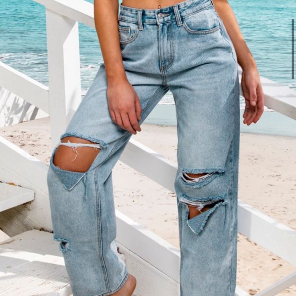 NWT pretty little thing baggy ripped jeans